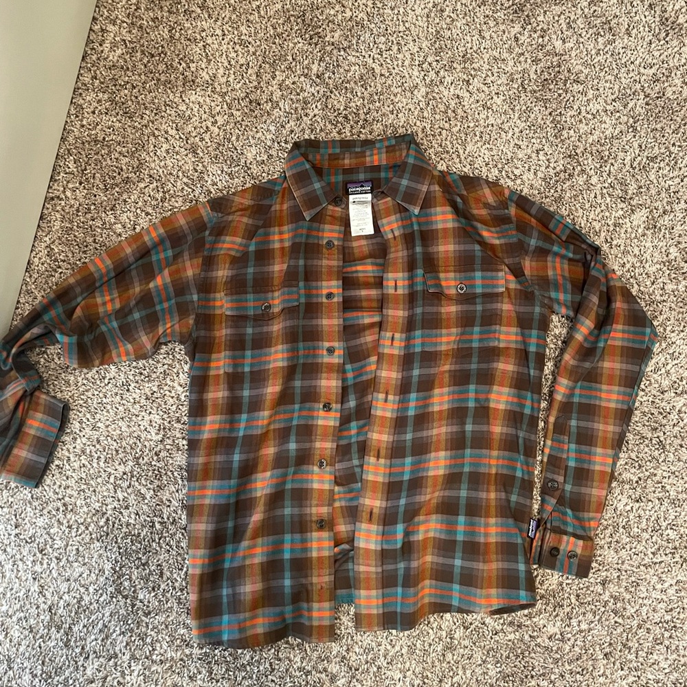 Patagonia Cotton Plaid Button down Size Small